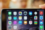 《iPhone6的舒适手感让你爱不释手》（完美握感引领时尚潮流）